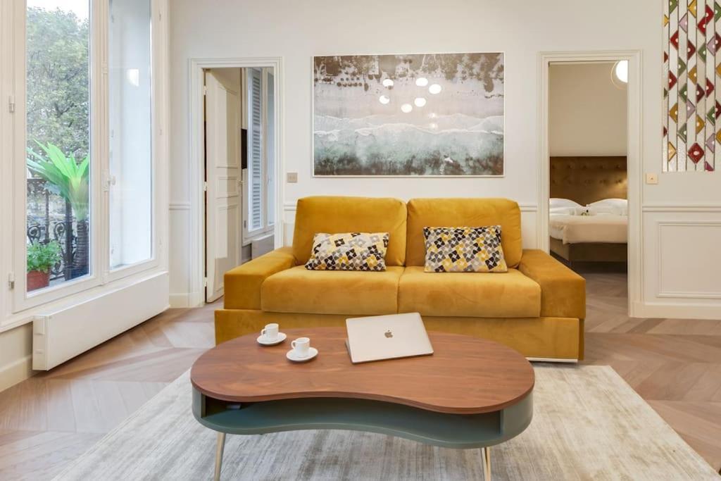 Bright And Gorgeous Flat In The Heart Of Parijs