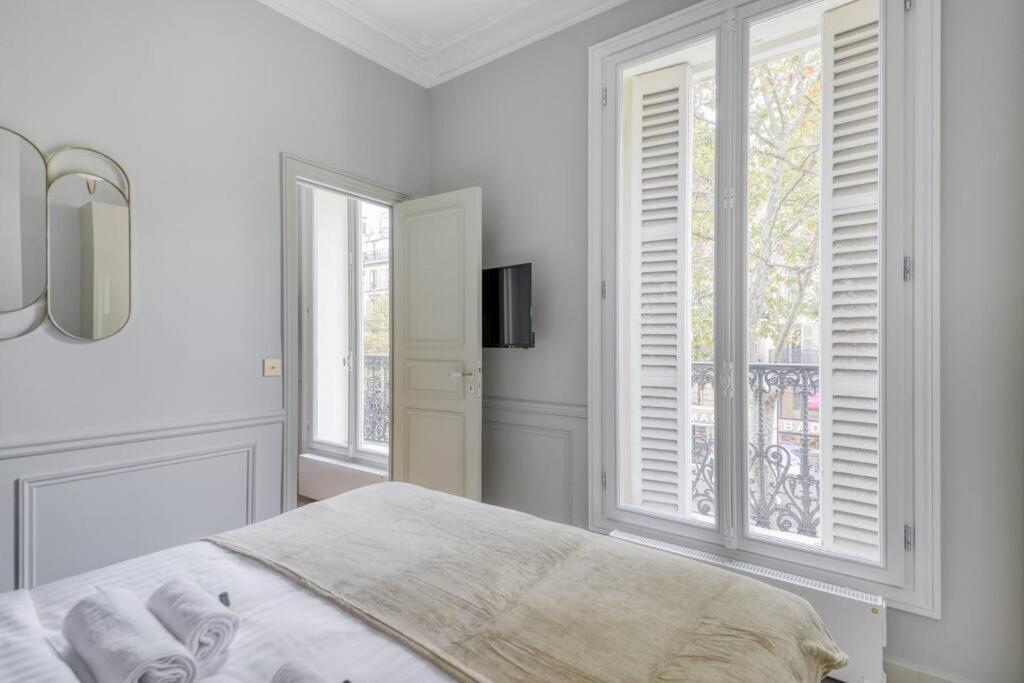 Bright And Gorgeous Flat In The Heart Of * Parijs